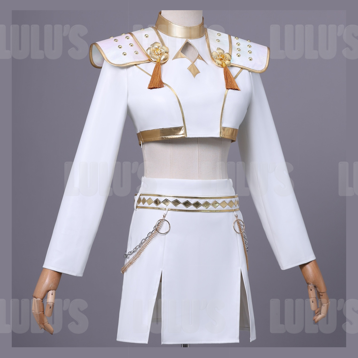 Zoey White Cosplay Costume Set front view featuring white cropped jacket with gold trim, matching skirt with gold chains, and screen-accurate K-Pop inspired stage outfit displayed on mannequin.